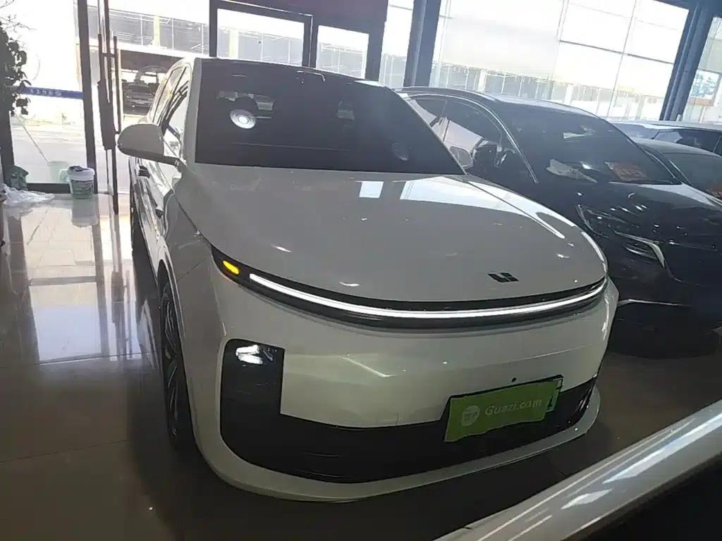 Li Auto L6 2025 Pro Smart Renewal Edition — миниатюра 3