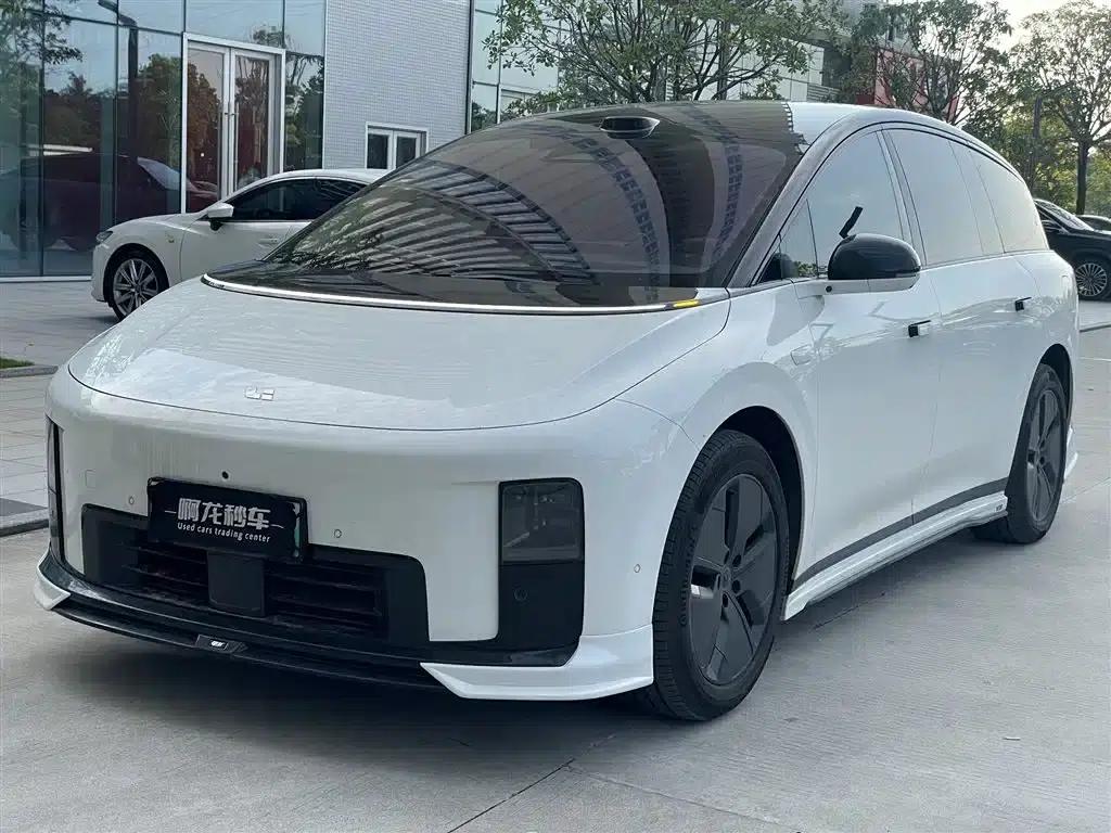 Li Auto i8 2025 Standard Edition — миниатюра 1