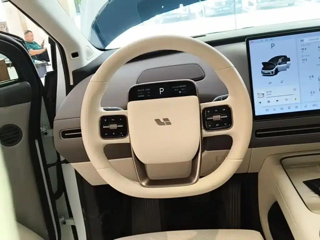 Li Auto i8 2025 Standard Edition — миниатюра 11