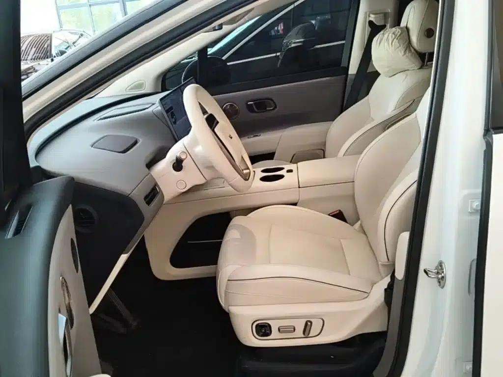 Li Auto i8 2025 Standard Edition — миниатюра 15