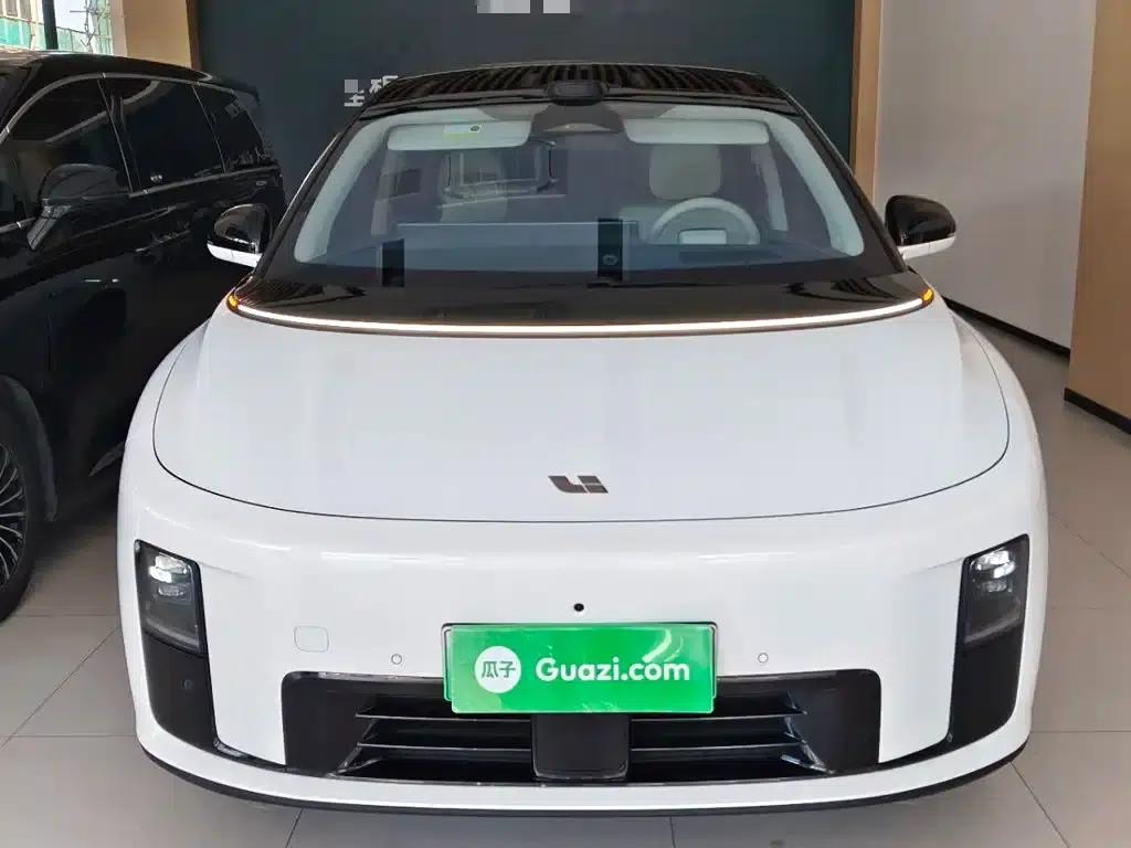 Li Auto i8 2025 Standard Edition — миниатюра 3