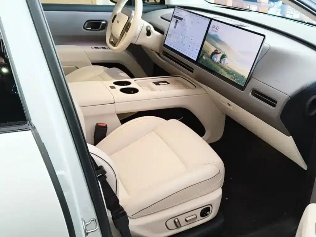 Li Auto i8 2025 Standard Edition — миниатюра 25