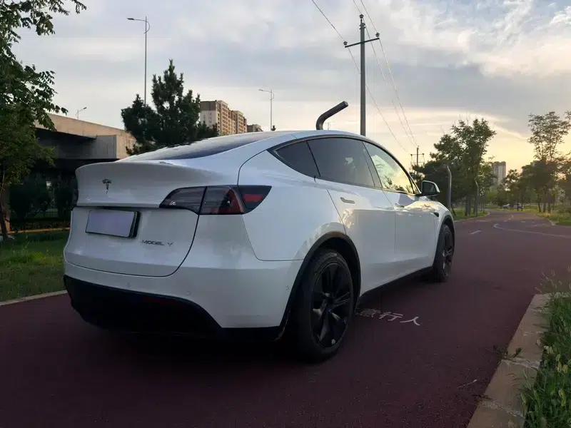 Model Y 2022 Facelift Rear-Wheel Drive Version — миниатюра 6