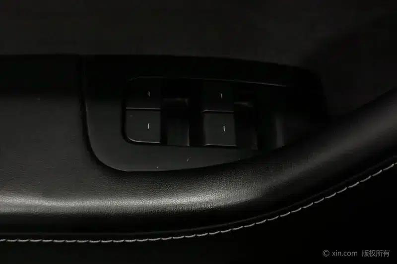 Model Y 2024 Rear-Wheel Drive — миниатюра 21
