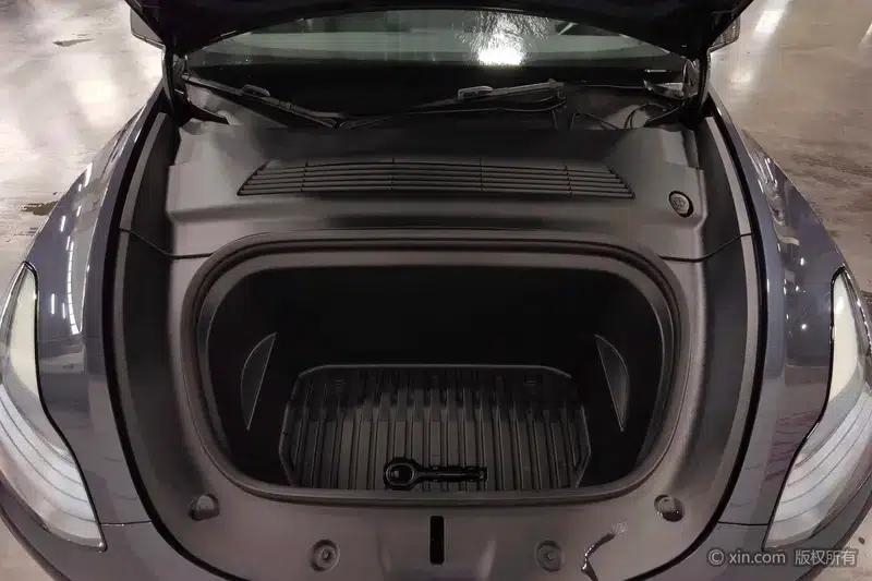 Model Y 2024 Rear-Wheel Drive — миниатюра 23