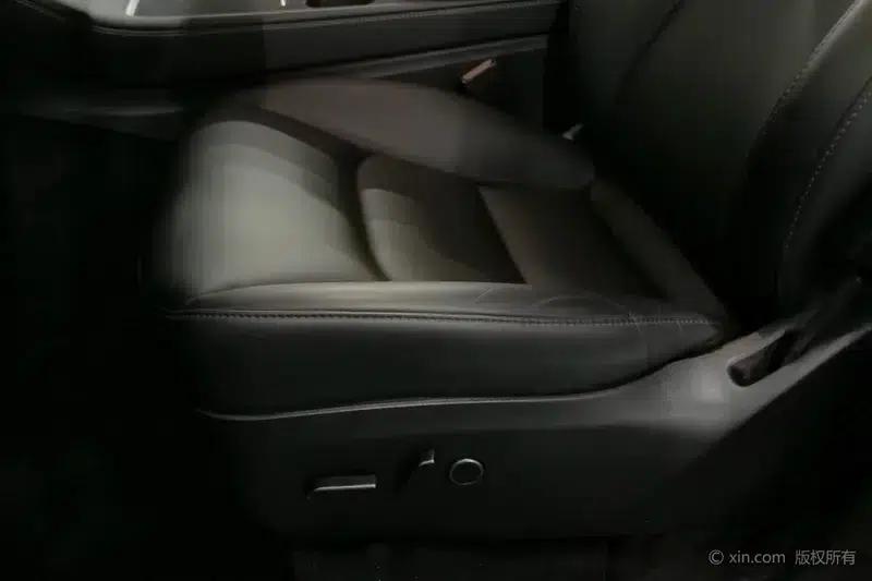 Model Y 2024 Rear-Wheel Drive — миниатюра 25