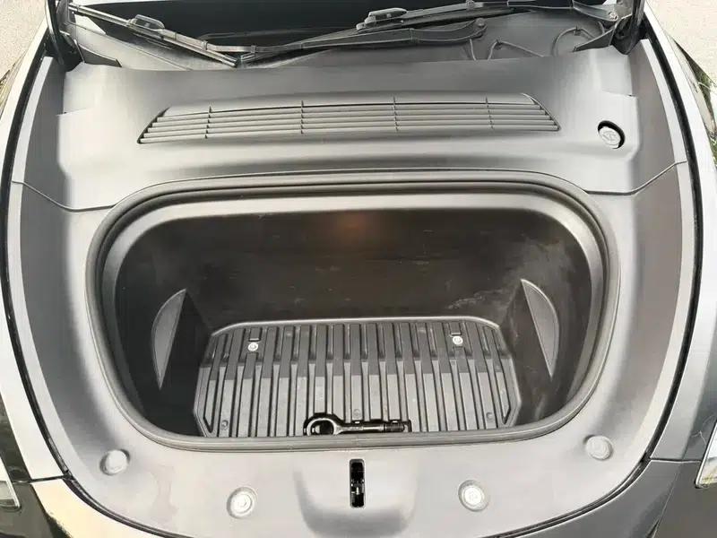Model Y 2021 Standard Range Rear-Wheel Drive — миниатюра 18