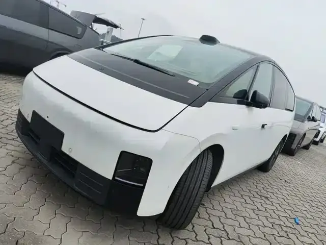 Li Auto MEGA 2024 Ultra