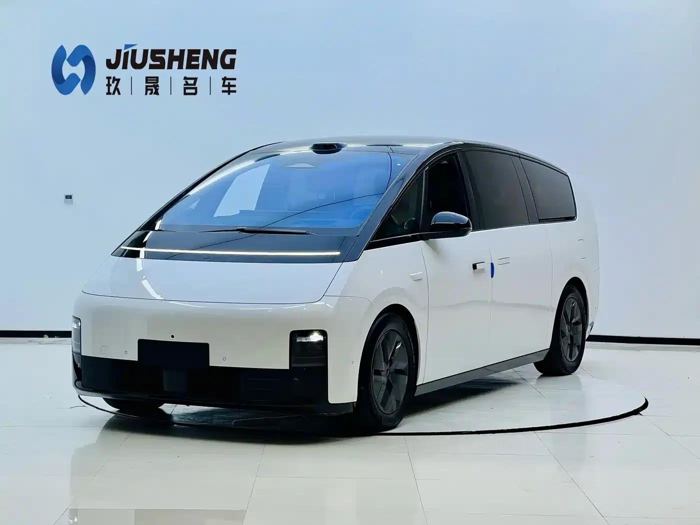 Li Auto MEGA 2025 Home Edition — миниатюра 1