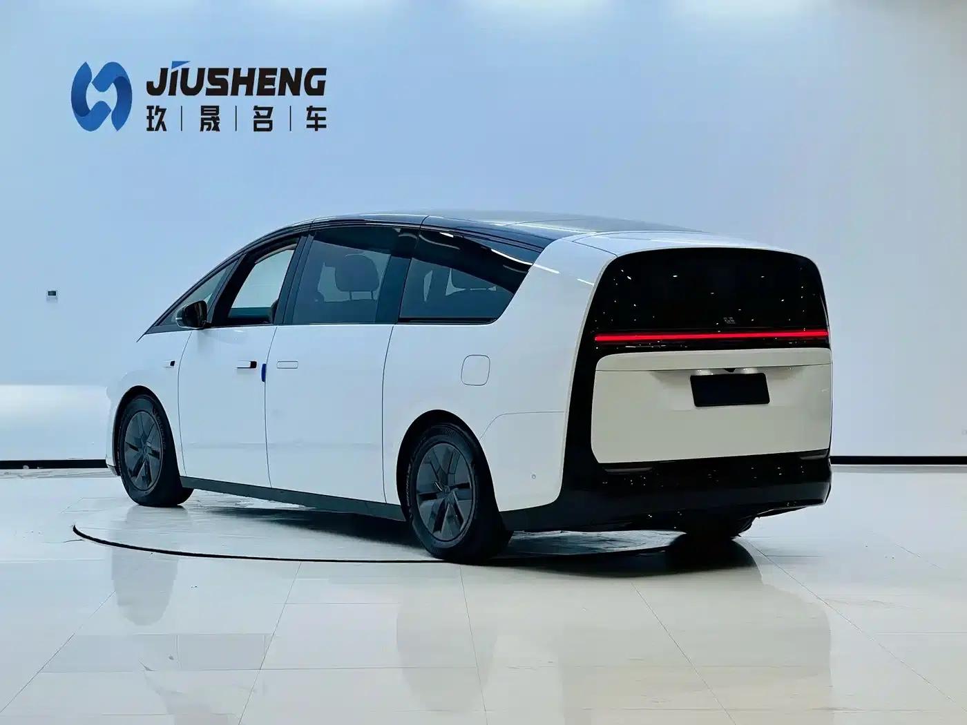 Li Auto MEGA 2025 Home Edition — миниатюра 4