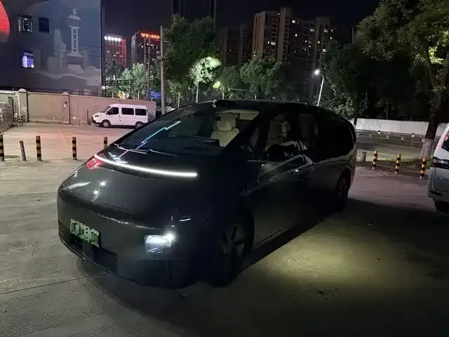 Li Auto MEGA 2024 Ultra