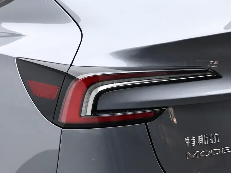 Model 3 2023 Long Range All-Wheel Drive — миниатюра 13