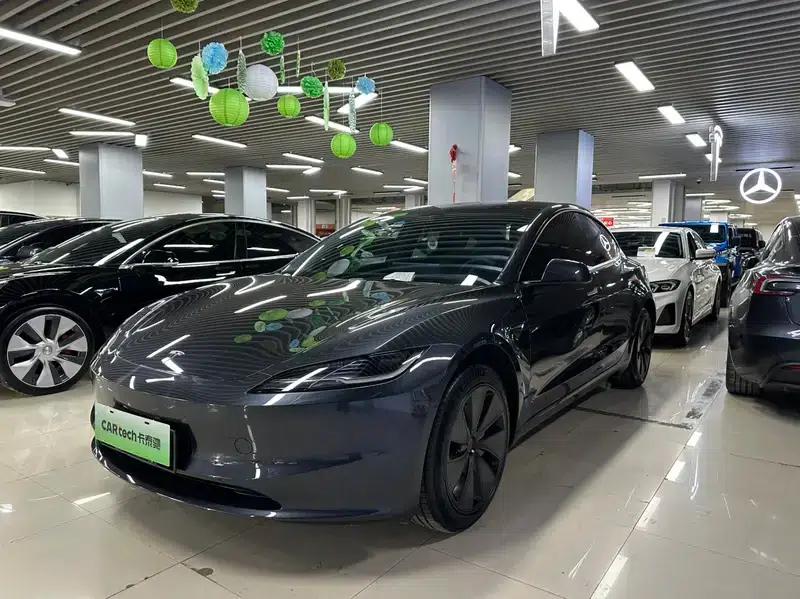 Model 3 2023 Rear-Wheel Drive — миниатюра 1