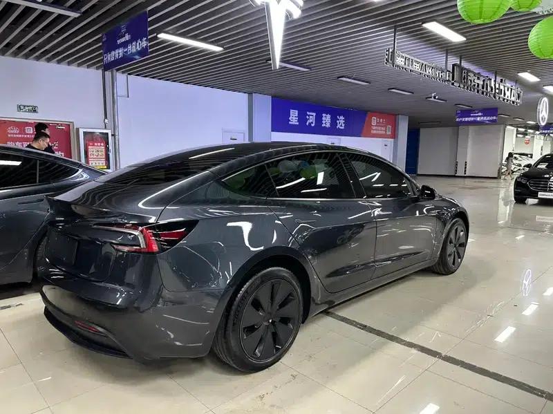 Model 3 2023 Rear-Wheel Drive — миниатюра 3