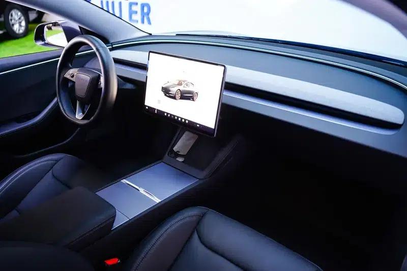 Model 3 2025 Rear-Wheel Drive — миниатюра 10