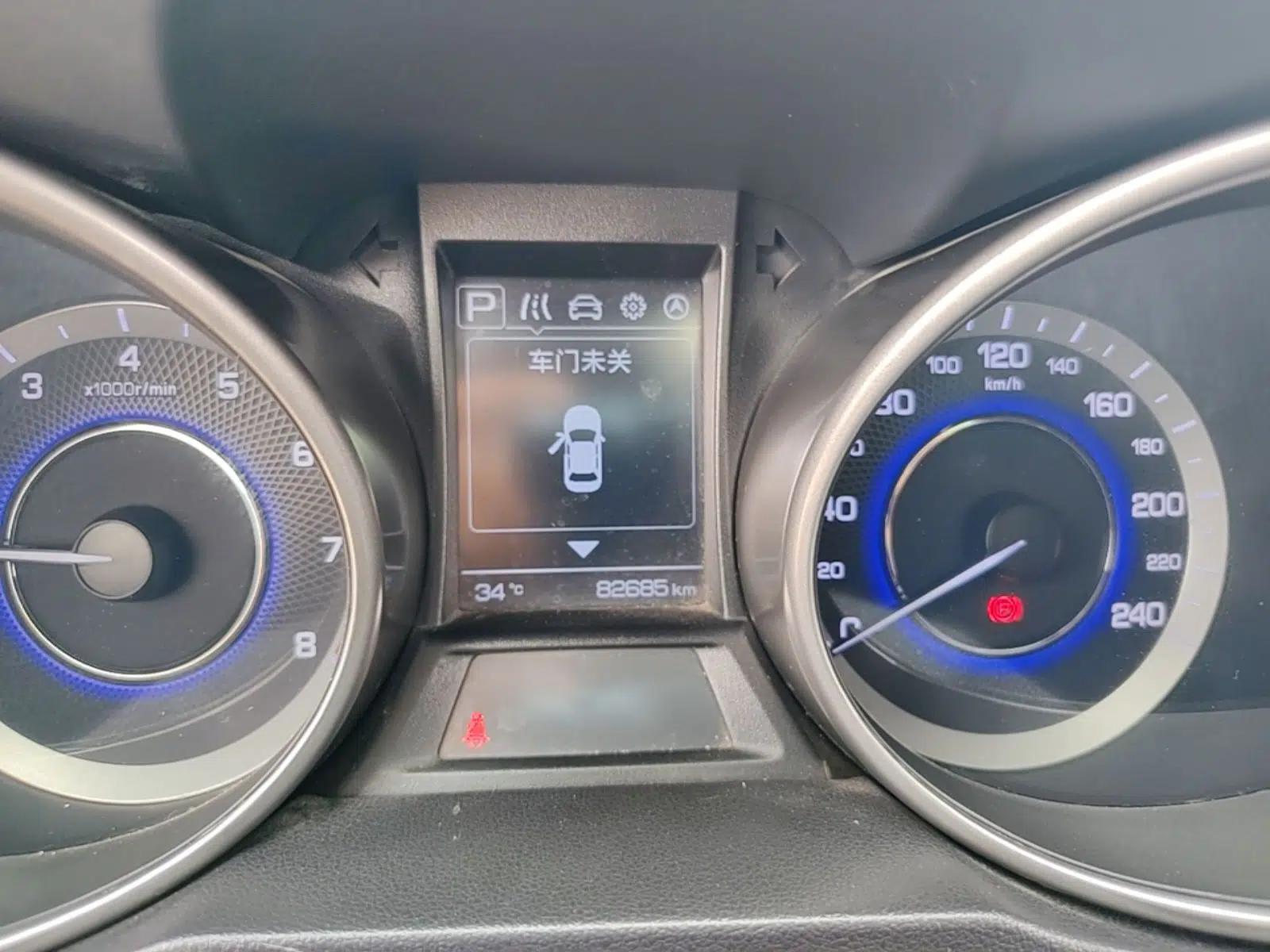 CHANGAN CS35 2017 1.6L Automatic Luxury Model — миниатюра 14
