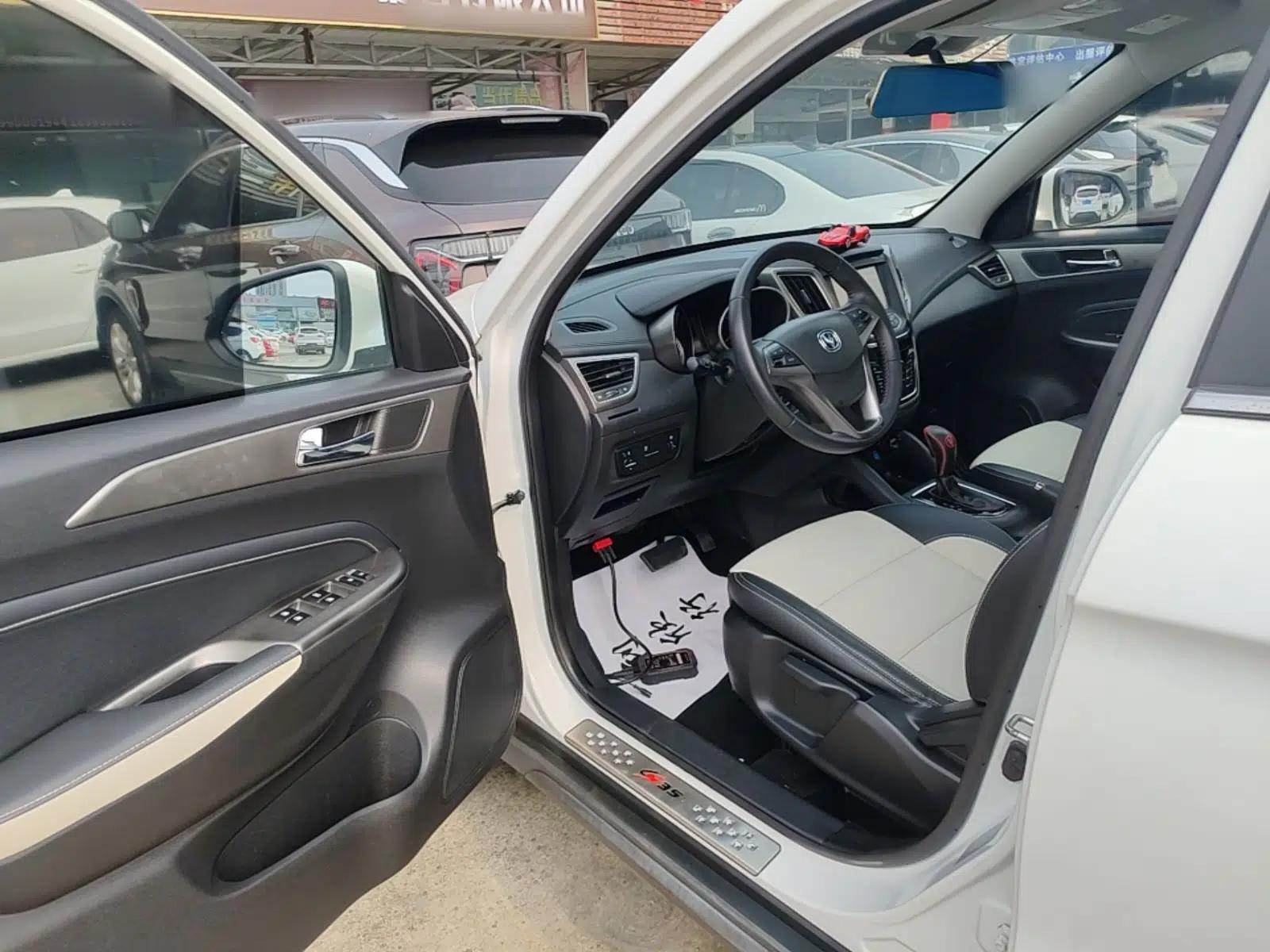 CHANGAN CS35 2017 1.6L Automatic Luxury Model — миниатюра 18