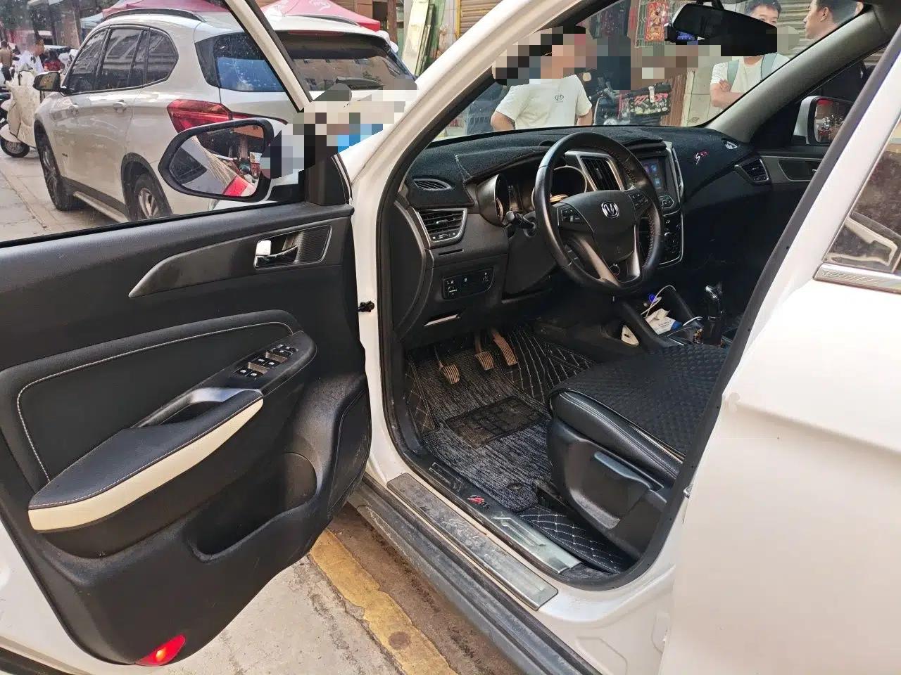 CHANGAN CS35 2017 1.6L Manual Luxury Model — миниатюра 16
