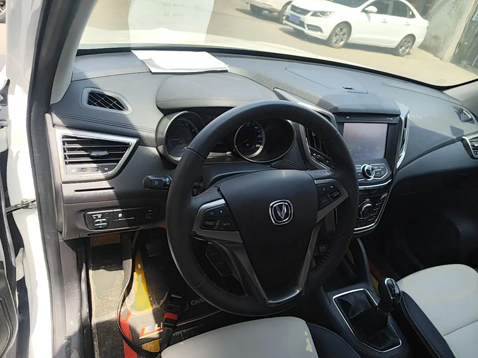 CHANGAN CS35 2017 1.6L Manual Luxury Model — миниатюра 12