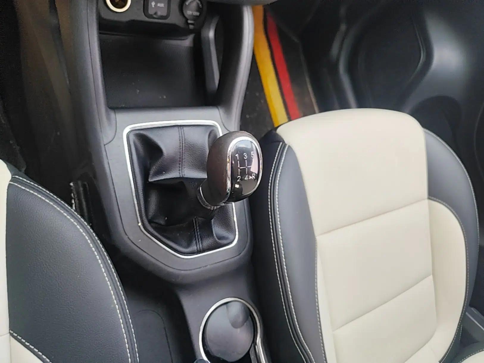 CHANGAN CS35 2017 1.6L Manual Luxury Model — миниатюра 16
