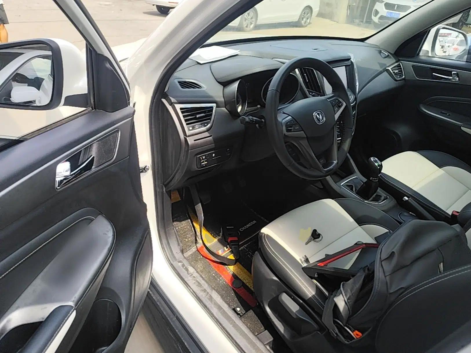 CHANGAN CS35 2017 1.6L Manual Luxury Model — миниатюра 18