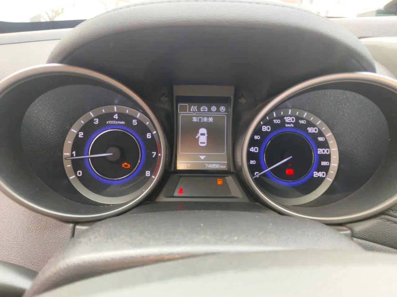 CHANGAN CS35 2017 1.6L Manual Luxury Model — миниатюра 11