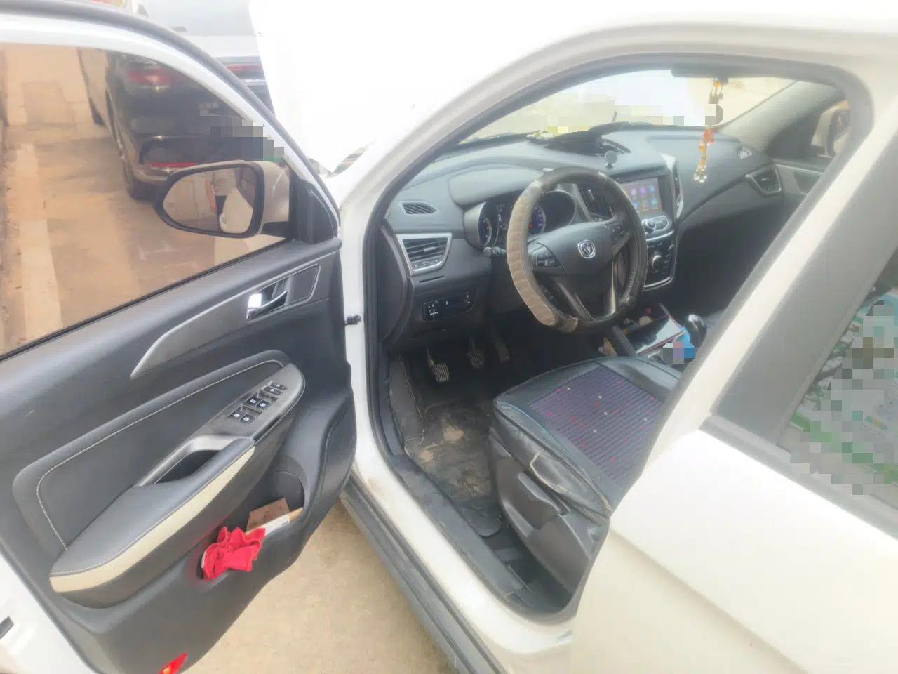 CHANGAN CS35 2017 1.6L Manual Luxury Model — миниатюра 16