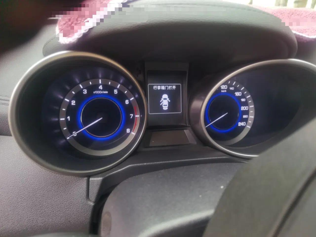 CHANGAN CS35 2017 1.6L Manual Luxury Model — миниатюра 11