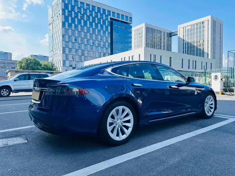 Model S 2016 75 — миниатюра 4