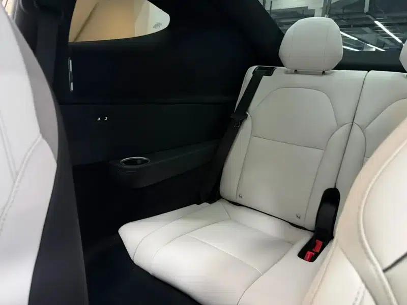 Model Y L 2026 Standard Edition — миниатюра 12