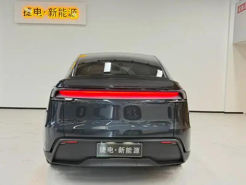 Model Y L 2026 Standard Edition — миниатюра 4