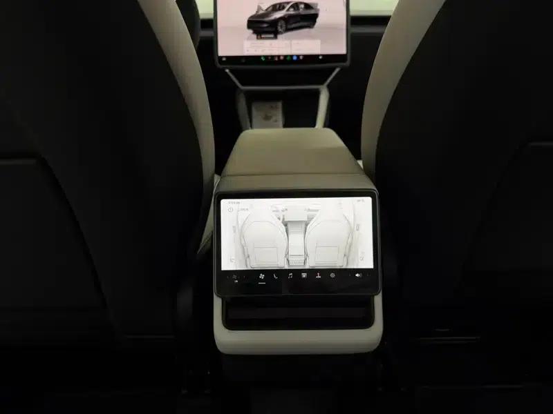 Model Y L 2026 Standard Edition — миниатюра 8
