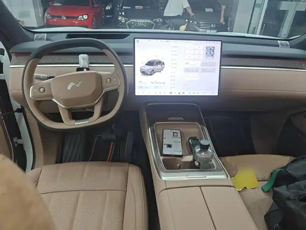 2025 Chevrolet L90 Max 7-seater — миниатюра 10