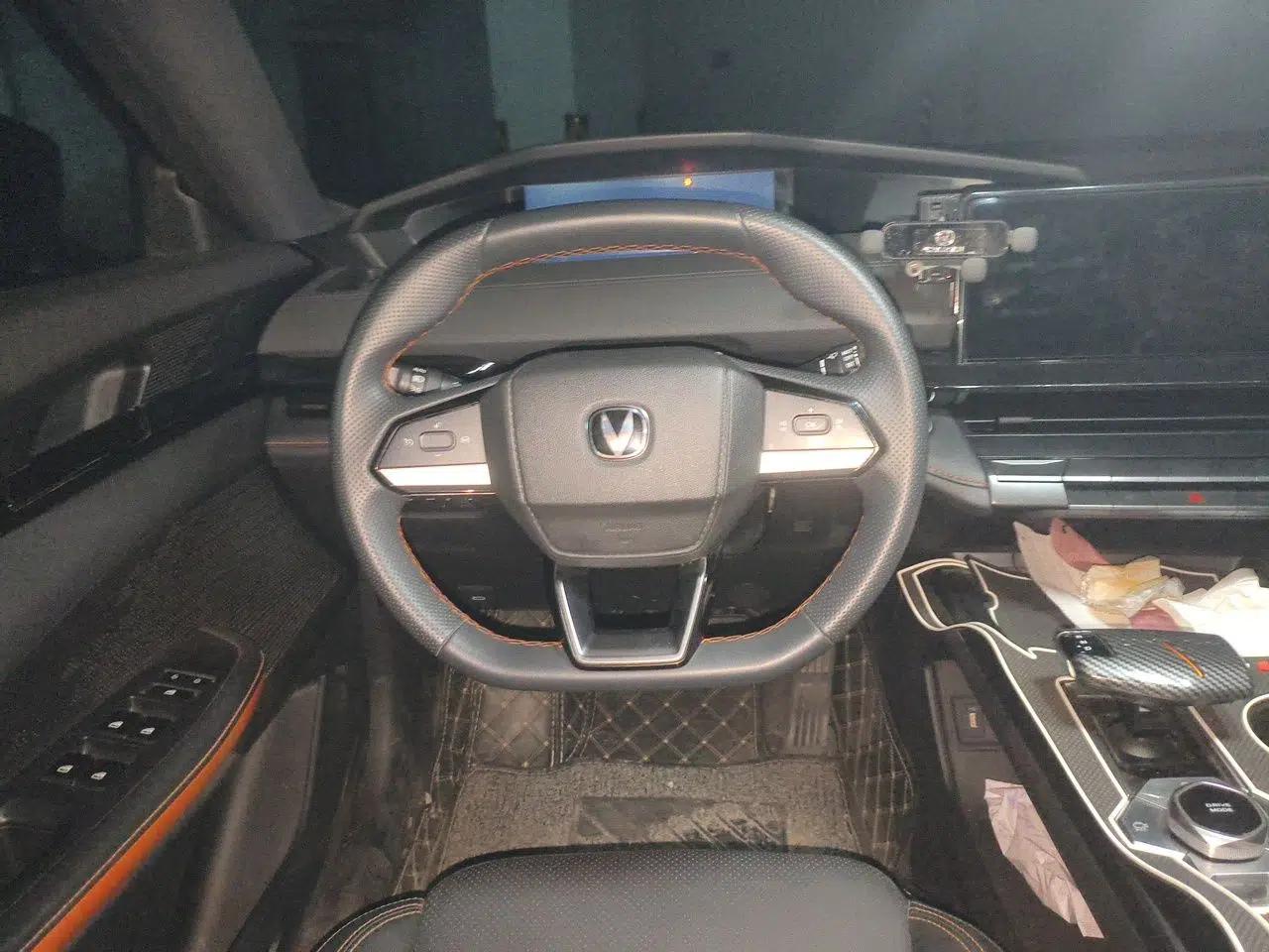 CHANGAN UNI-V iDD 2023 Zhidian iDD 1.5T 113km Smart & Fun Version (Rapid Edition) — миниатюра 10