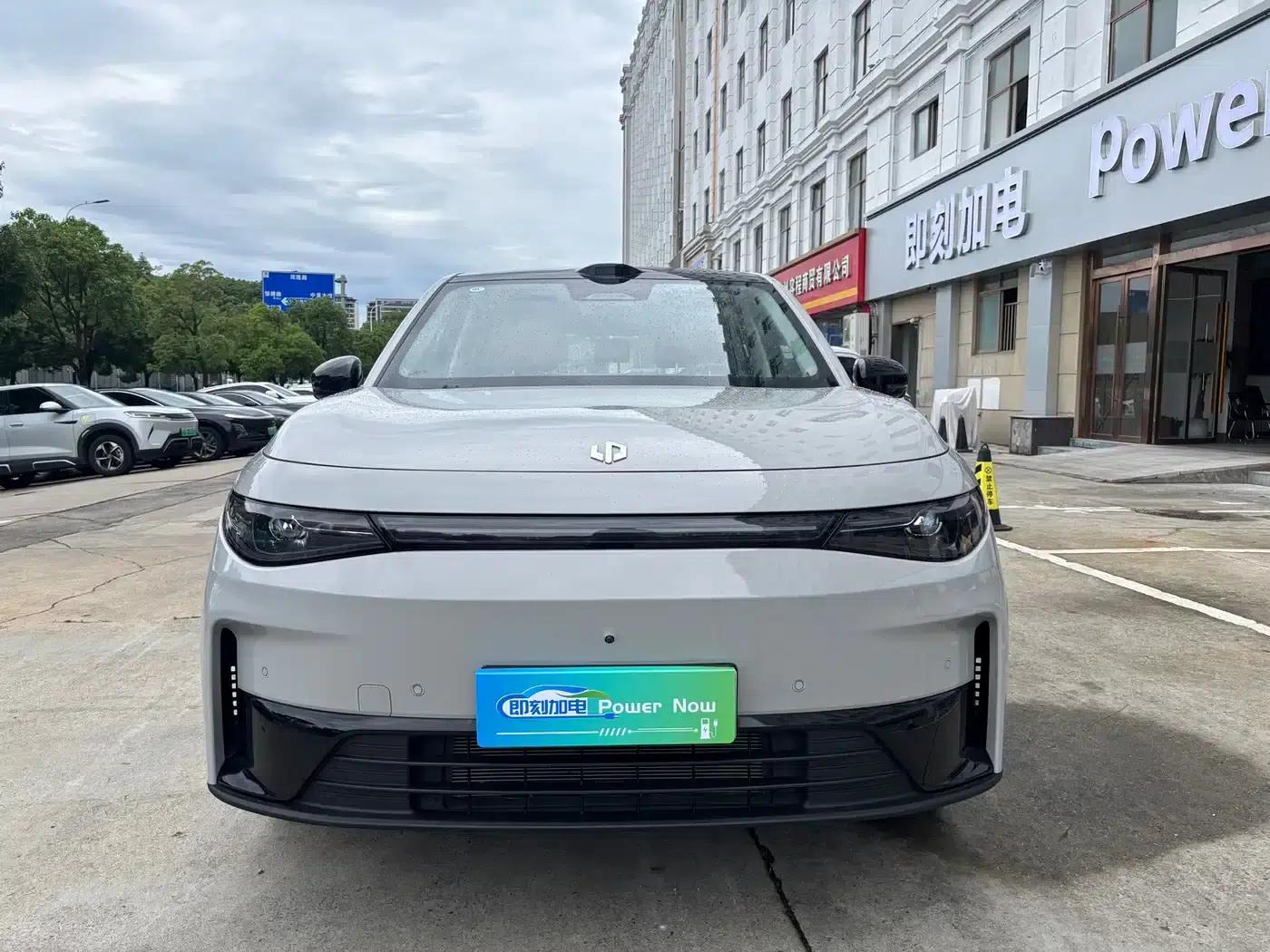 Leapmotor C10 2026 Model 210 LiDAR Edition — миниатюра 2