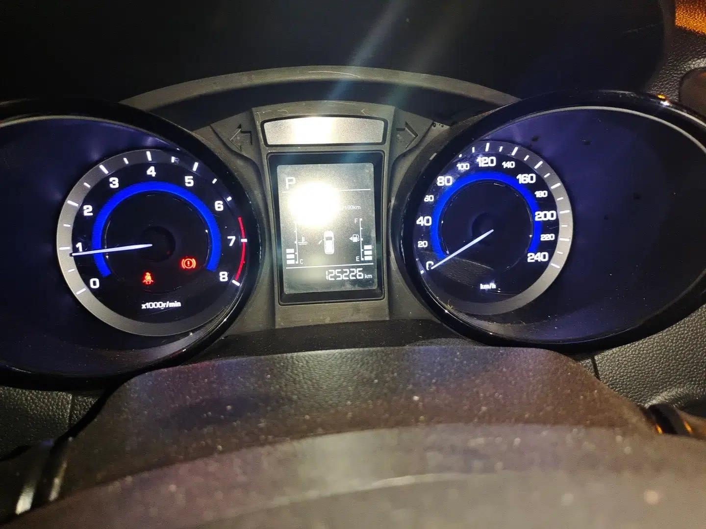 CHANGAN CS15 2016 1.5L Automatic Fashion Edition — миниатюра 11