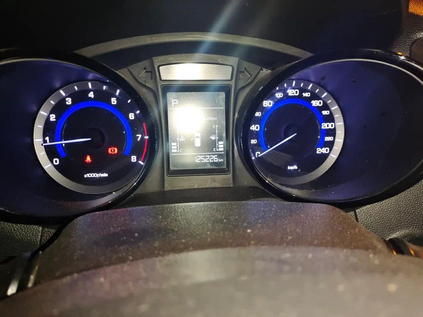 CHANGAN CS15 2016 1.5L Automatic Fashion Edition — миниатюра 12