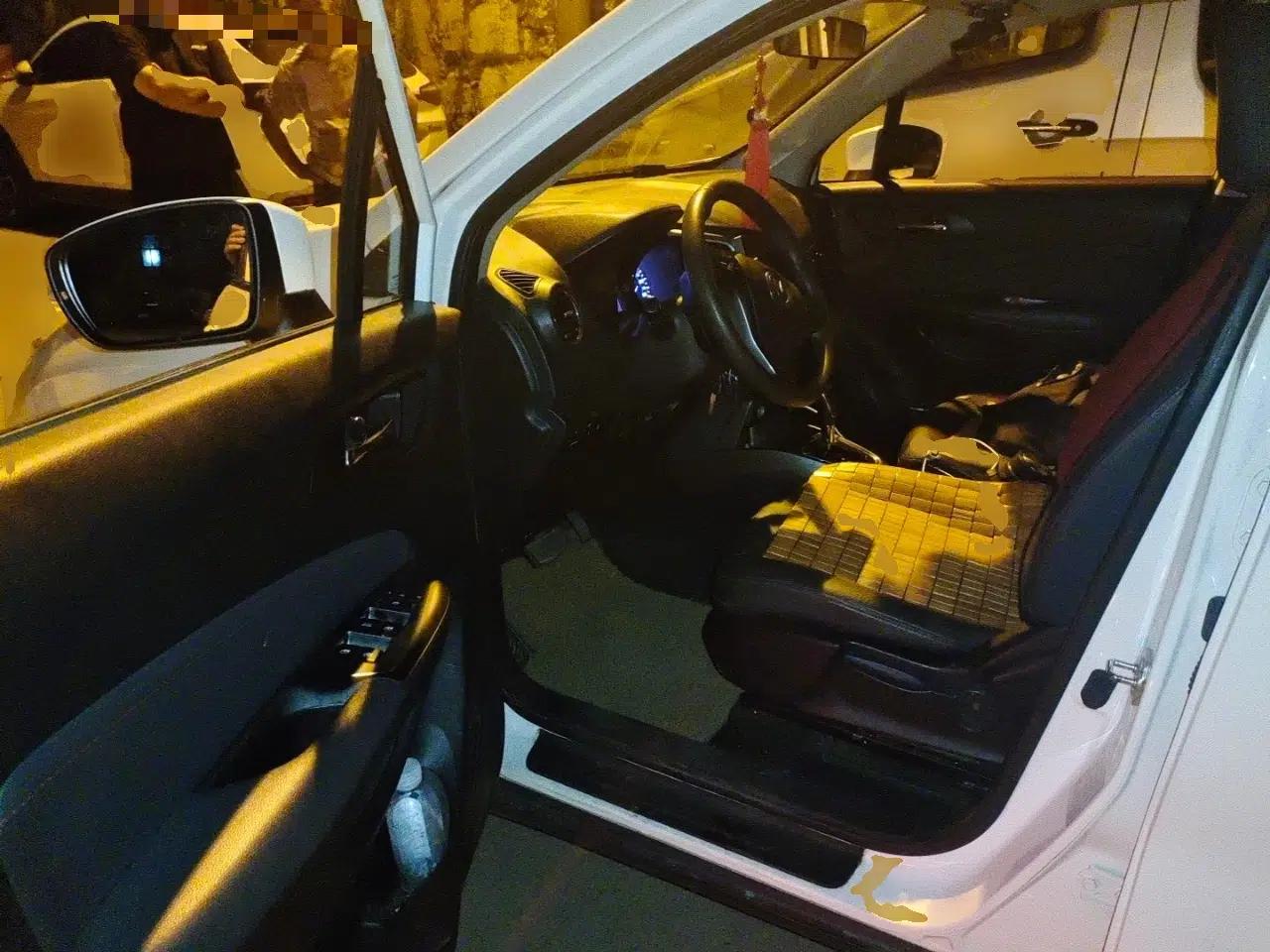 CHANGAN CS15 2016 1.5L Automatic Fashion Edition — миниатюра 16
