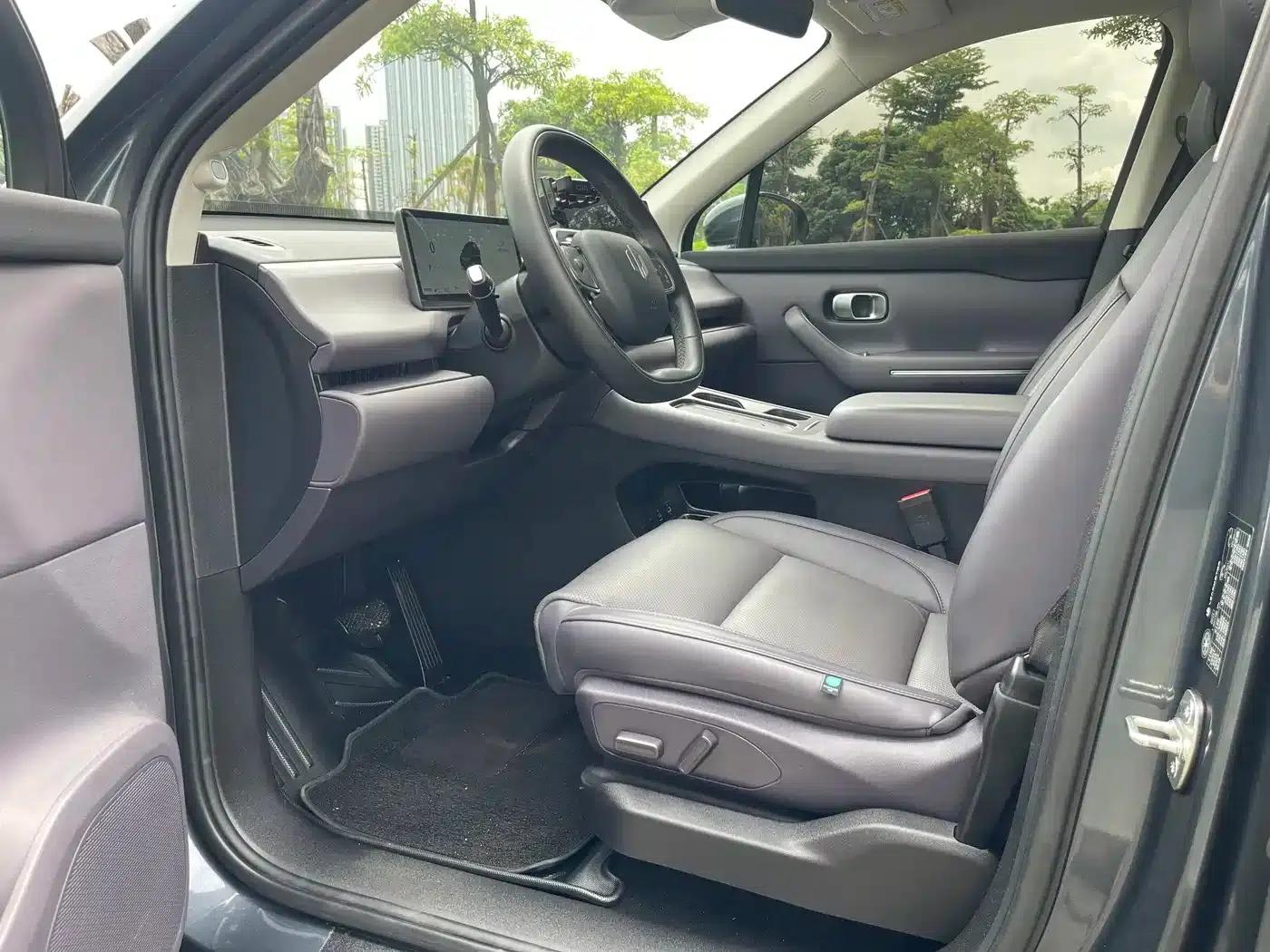 Leapmotor C16 2024 Range Extended 200 Premium Edition — миниатюра 11