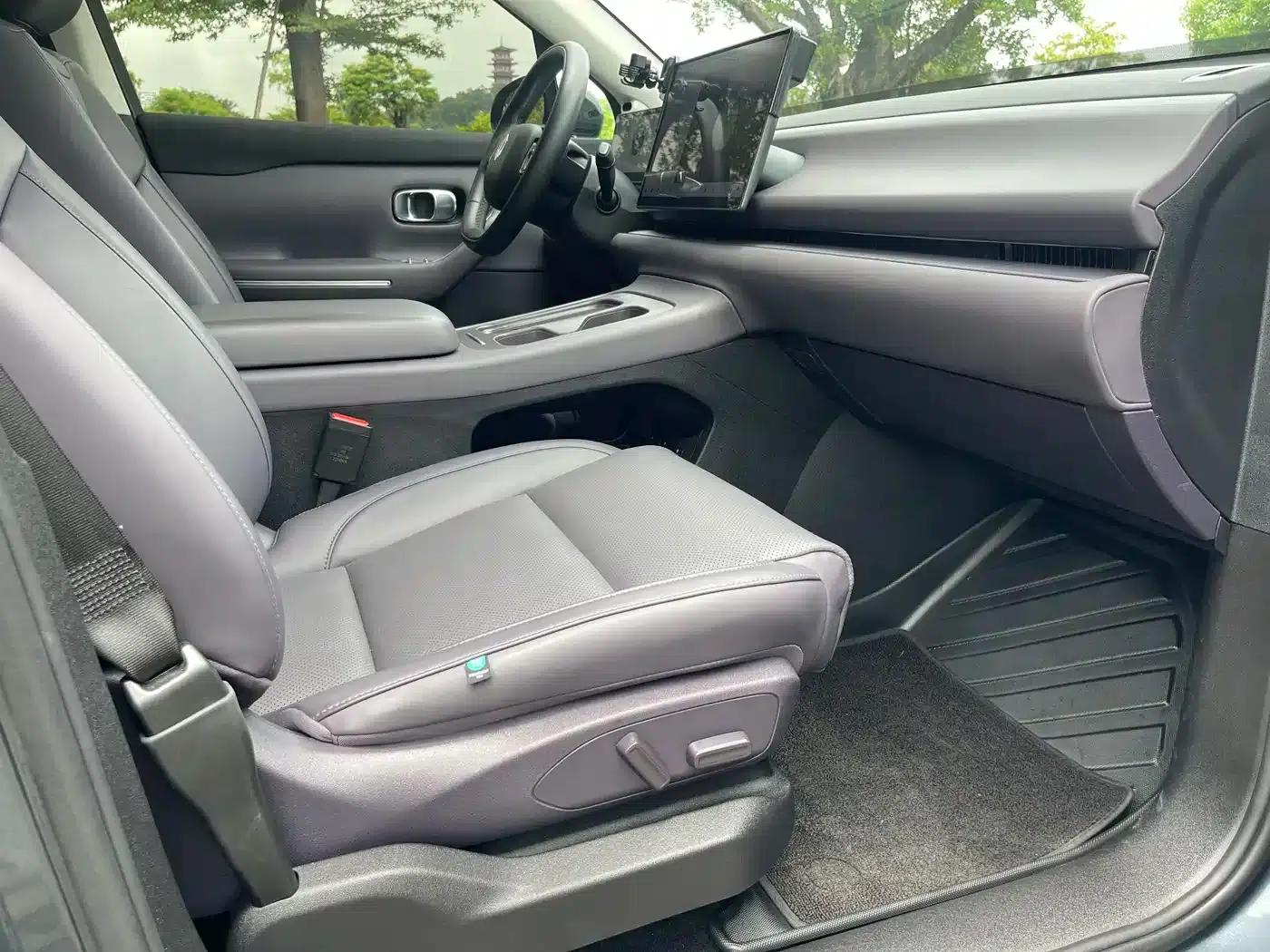 Leapmotor C16 2024 Range Extended 200 Premium Edition — миниатюра 14