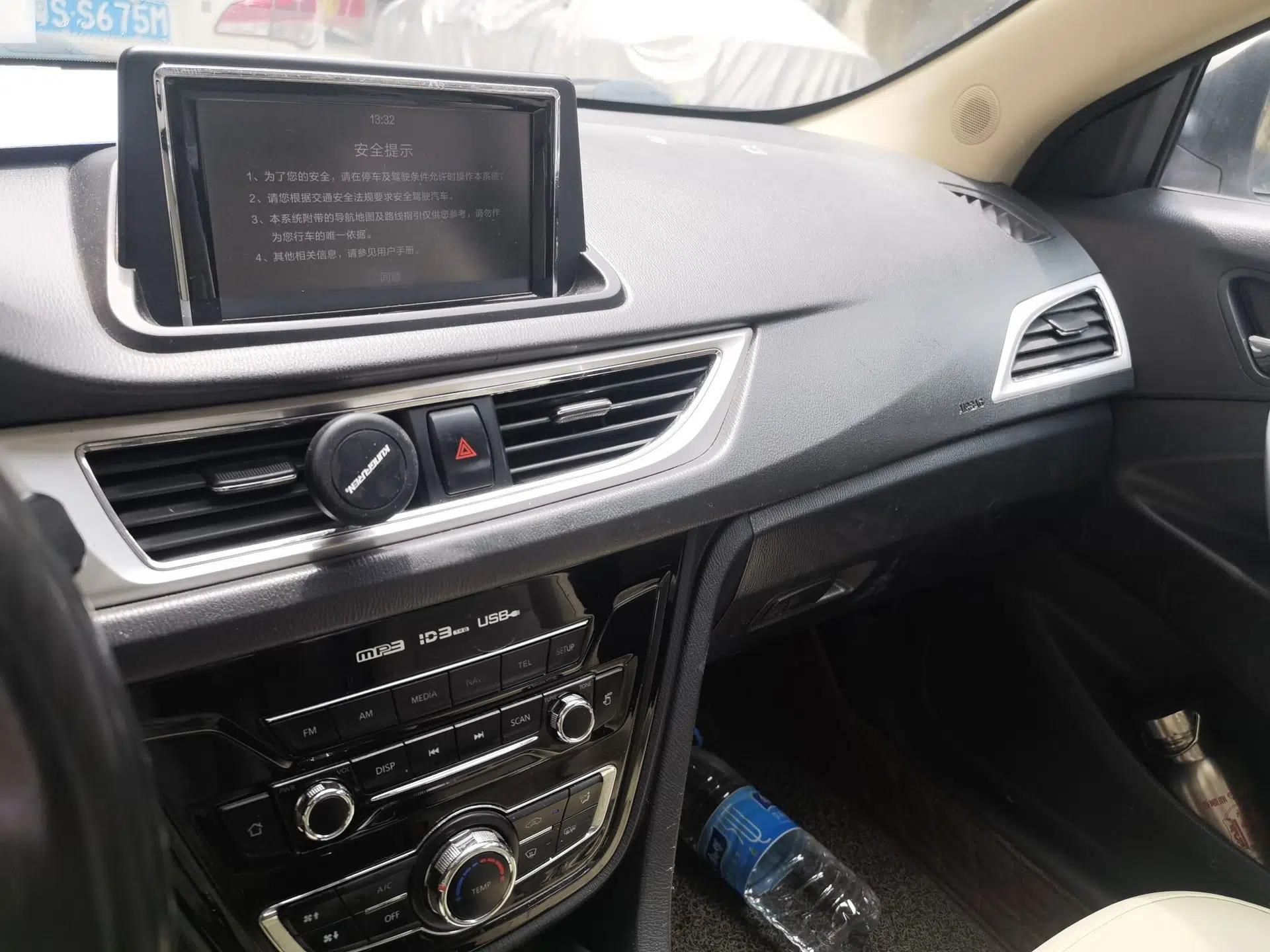 CHANGAN Alsvin V7 2016 1.6L Manual Fun Edition China V Standard — миниатюра 13