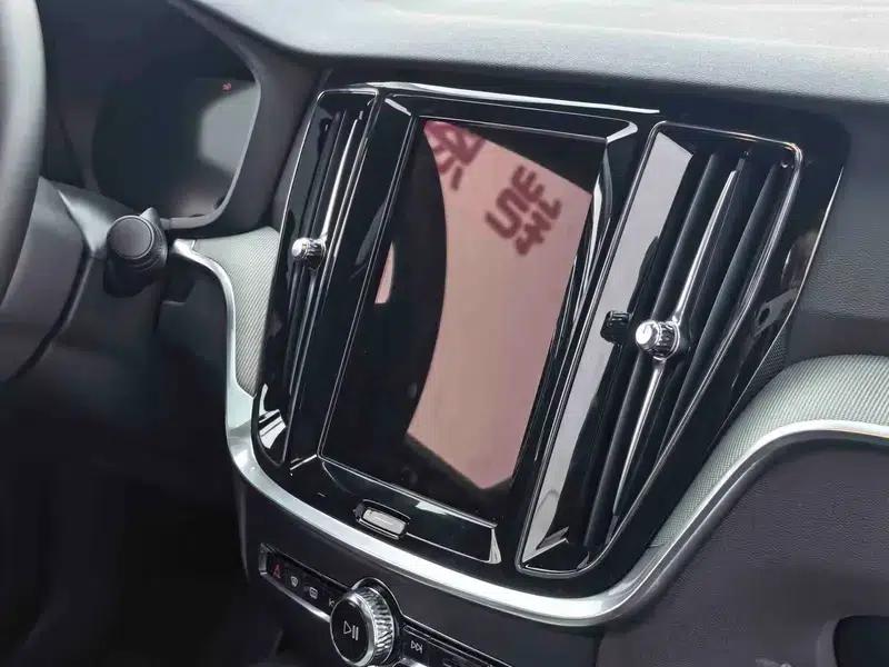2025 Volvo S60 B4 Smart Sport Edition — миниатюра 12