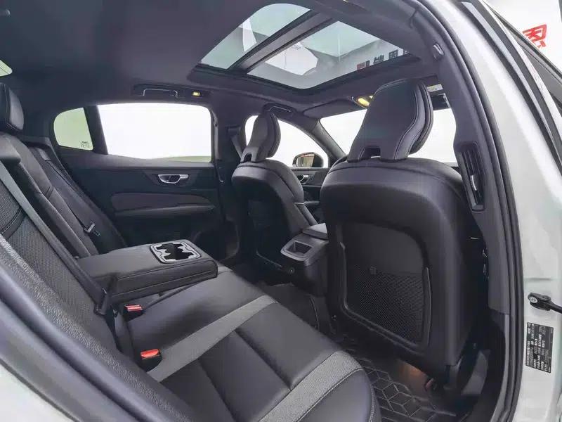 2025 Volvo S60 B4 Smart Sport Edition — миниатюра 13