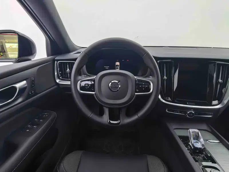 2025 Volvo S60 B4 Smart Sport Edition — миниатюра 18