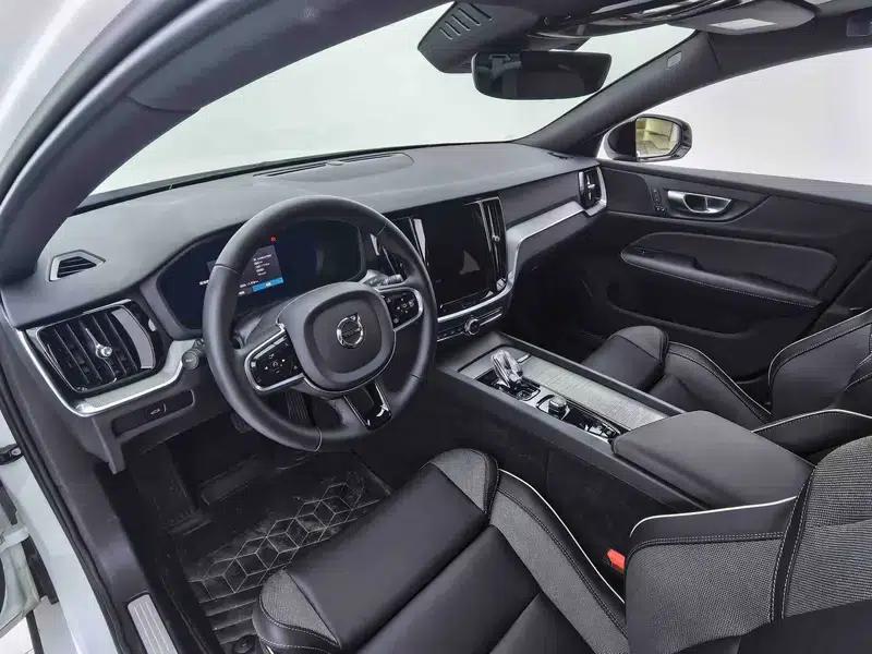2025 Volvo S60 B4 Smart Sport Edition — миниатюра 20