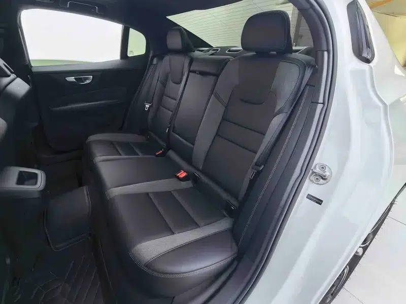 2025 Volvo S60 B4 Smart Sport Edition — миниатюра 26