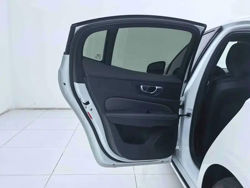 2025 Volvo S60 B4 Smart Sport Edition — миниатюра 29