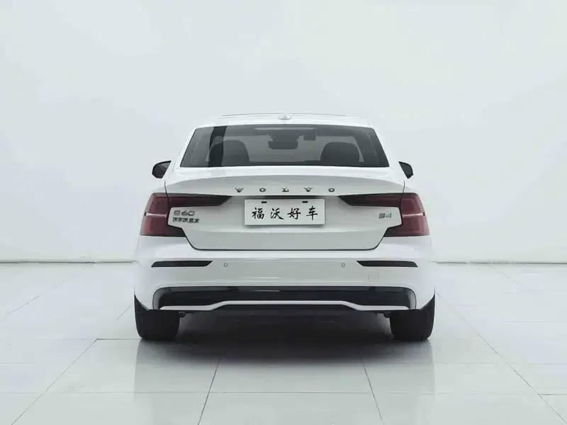 2025 Volvo S60 B4 Smart Sport Edition — миниатюра 5