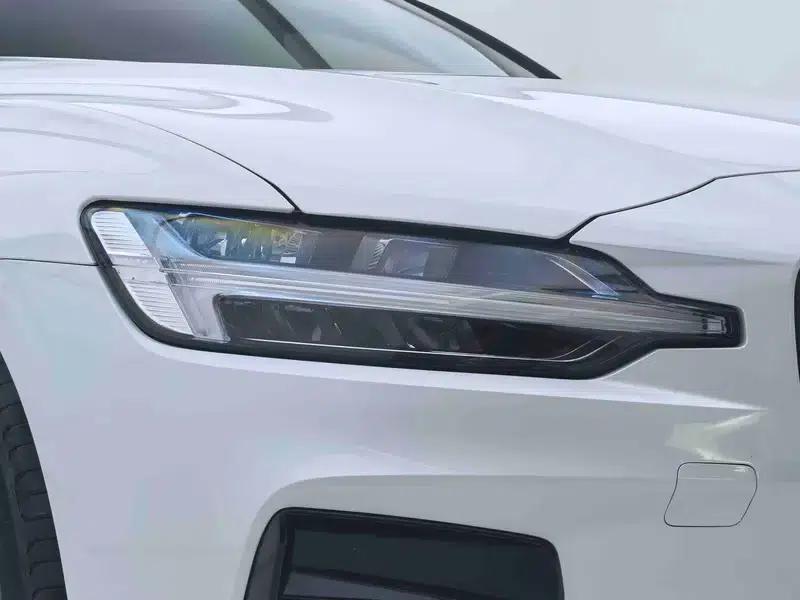 2025 Volvo S60 B4 Smart Sport Edition — миниатюра 8