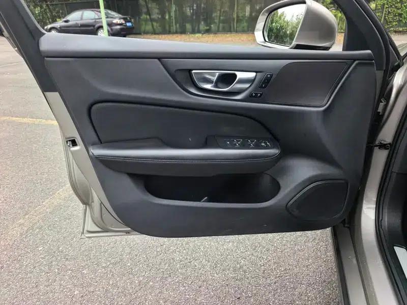 Volvo S60 2020 T3 Smart Luxury Edition — миниатюра 12